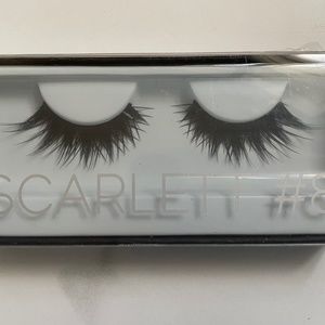 Huda Beauty Scarlett #8 Synthetic Lashes